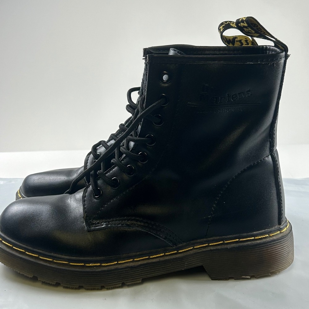 Dr. Martens WMNS EU 41 10 1460 Black Smooth Leather 8-Eye Lace Up Combat Boots